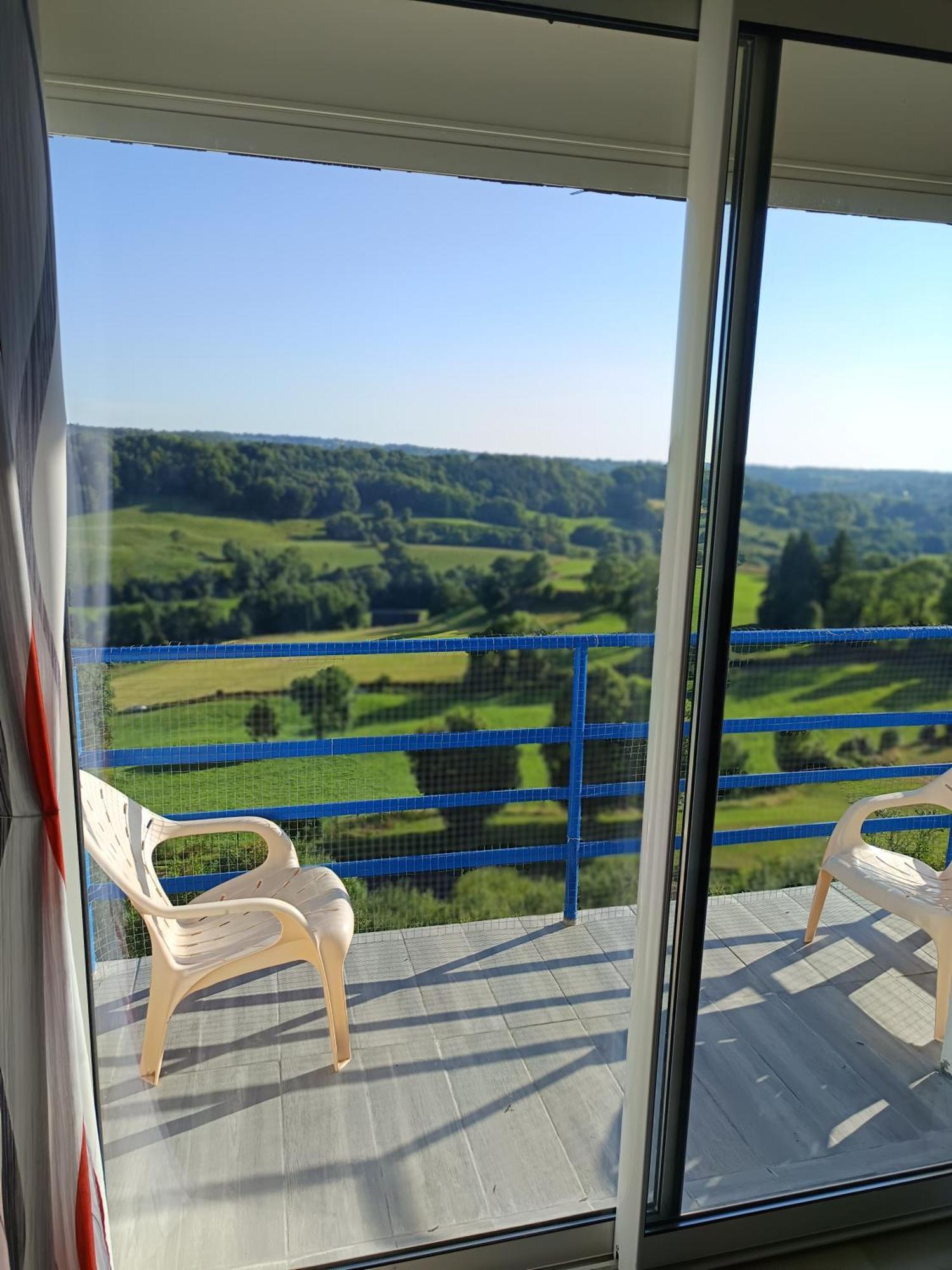Bellevue La Tour-dʼAuvergne Exterior foto